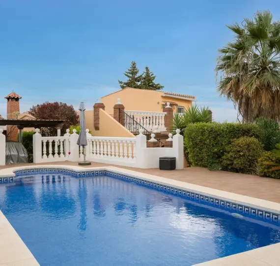 Sale of detached villa in Alhaurín el Grande