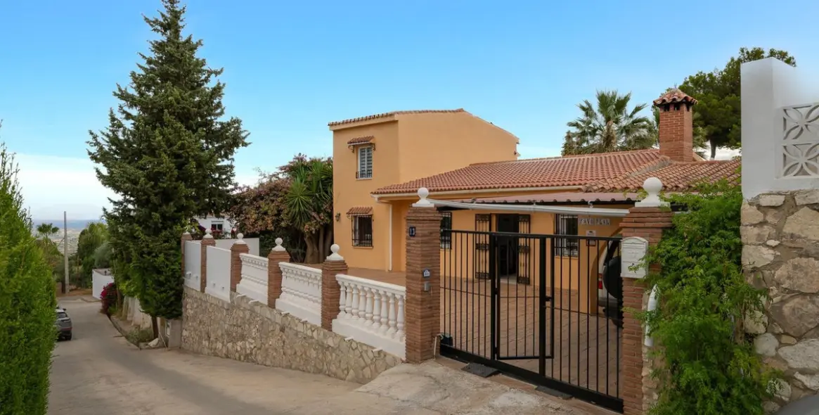 Sale of detached villa in Alhaurín el Grande 8