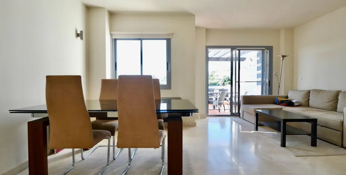 Продажа дома на две семьи в Cabopino 3