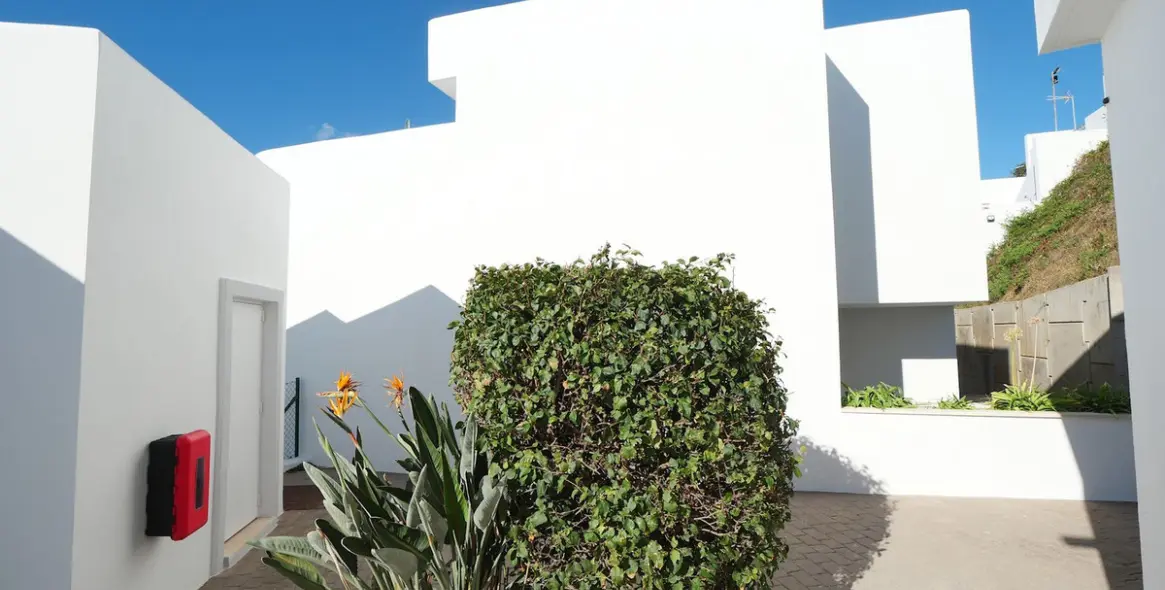 Продажа дома на две семьи в Cabopino 8