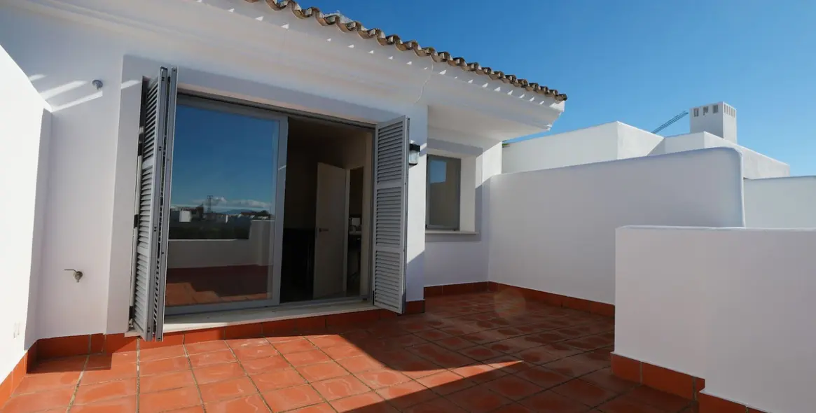 Продажа дома на две семьи в Cabopino 14