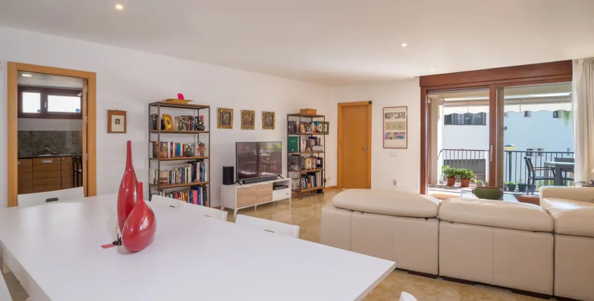 Sale of ground floor apartment in Altos de los Monteros 2