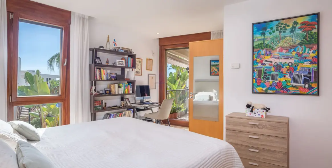 Sale of ground floor apartment in Altos de los Monteros 11