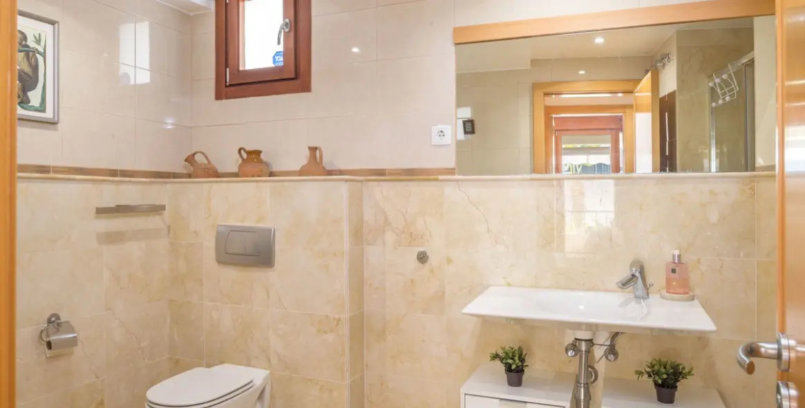 Sale of ground floor apartment in Altos de los Monteros 20