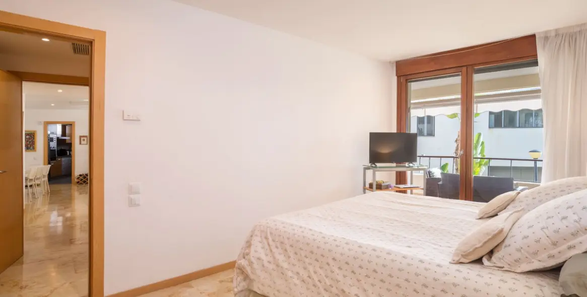 Sale of ground floor apartment in Altos de los Monteros 22