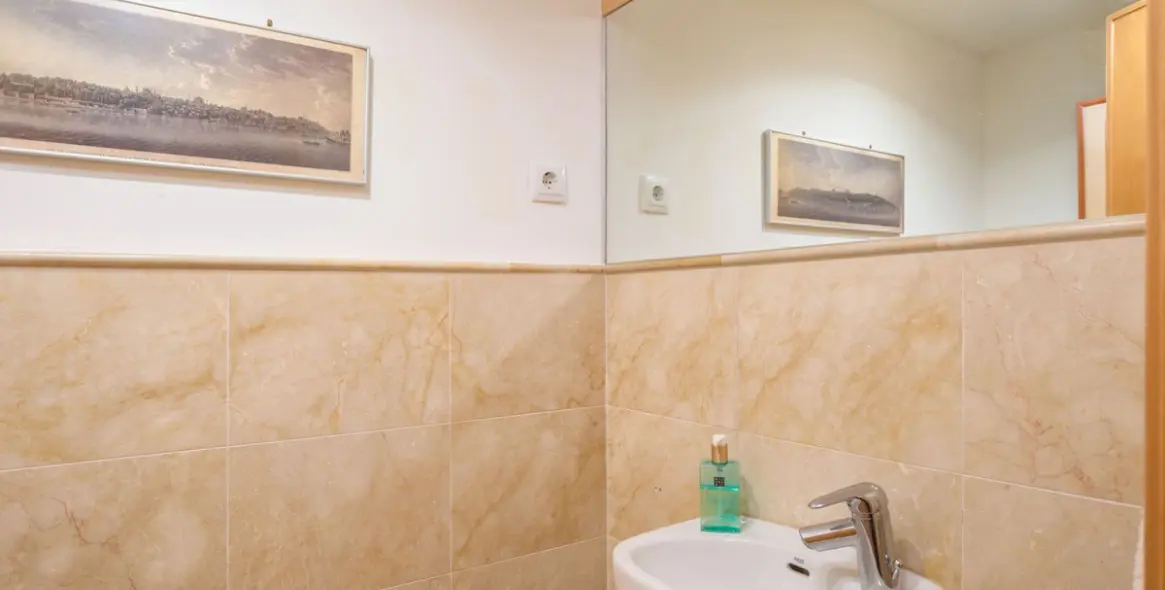 Sale of ground floor apartment in Altos de los Monteros 24