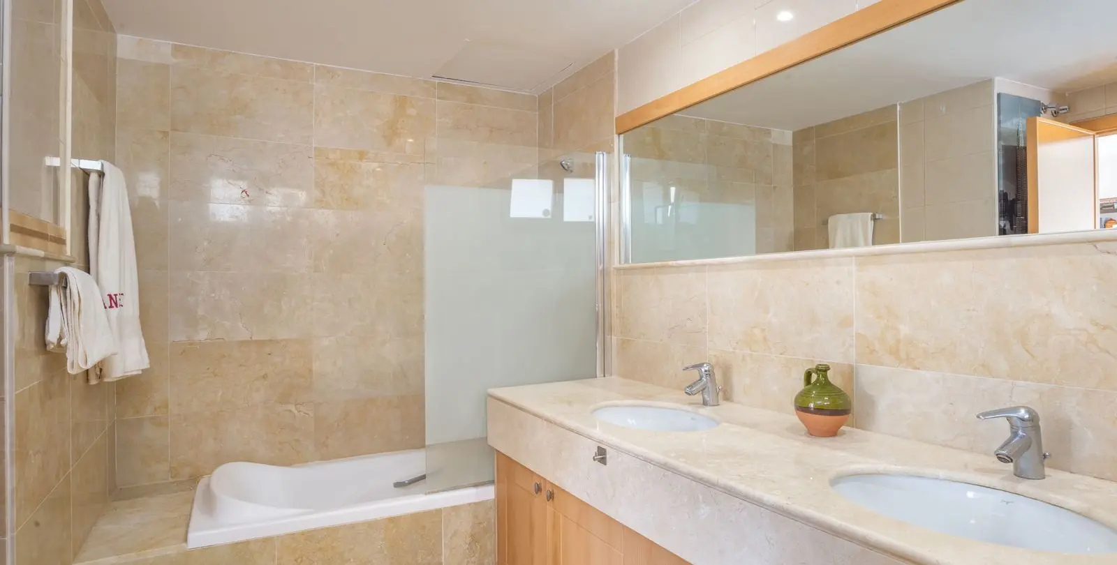 Sale of ground floor apartment in Altos de los Monteros 15