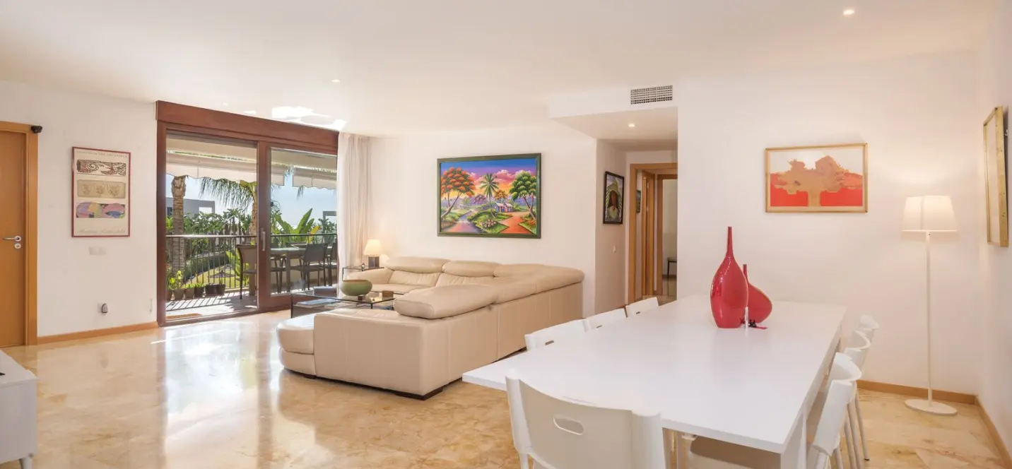 Venta de apartamento en planta baja en Altos de los Monteros 0