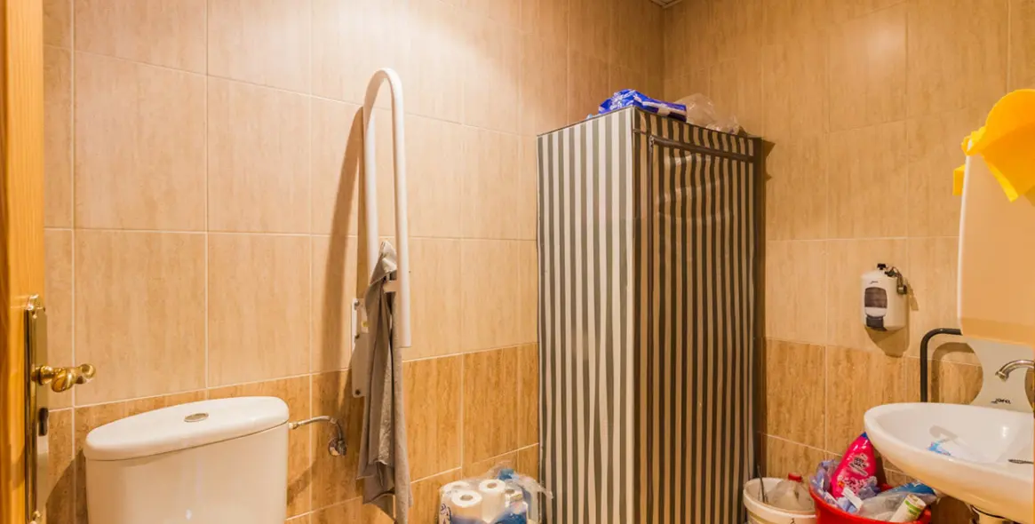 Продажа коммерческого помещения в Estepona 8