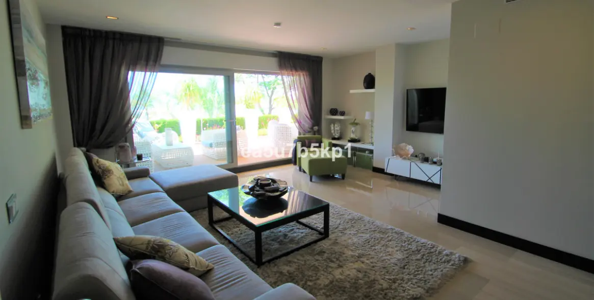 Sale of ground floor apartment in Benahavís 3