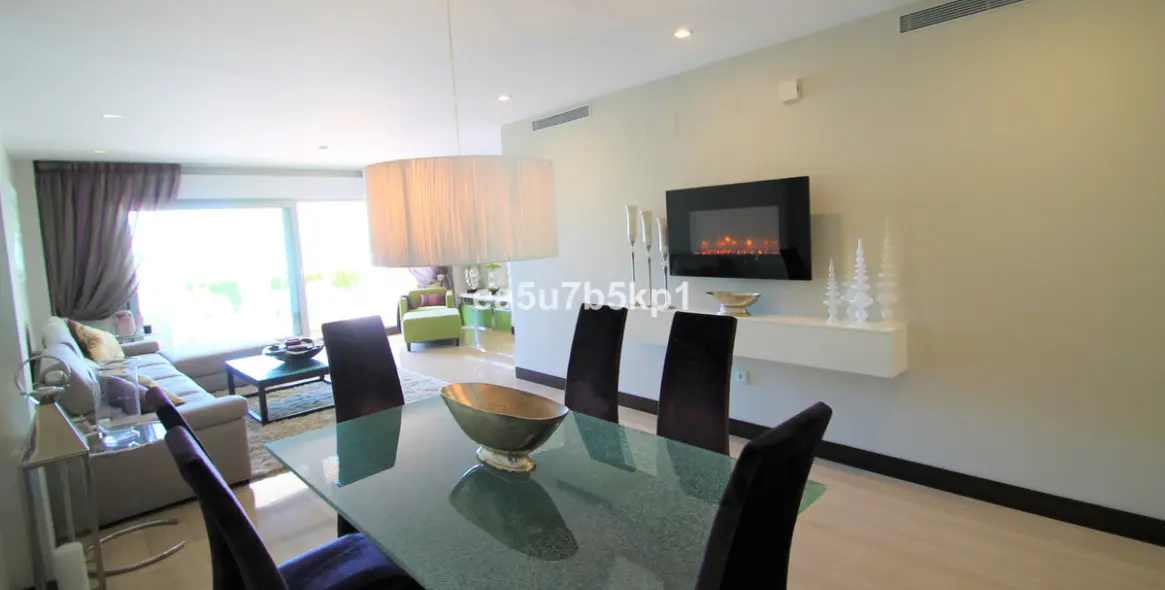 Sale of ground floor apartment in Benahavís 5