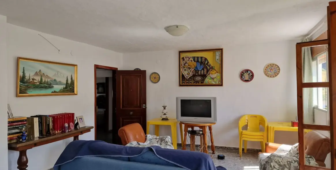 Sale of detached villa in Tolox 10