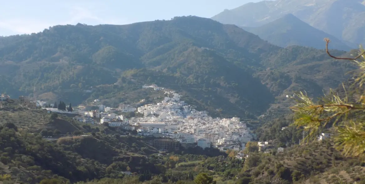 Продажа  отдельно стоящей виллы в Tolox 34