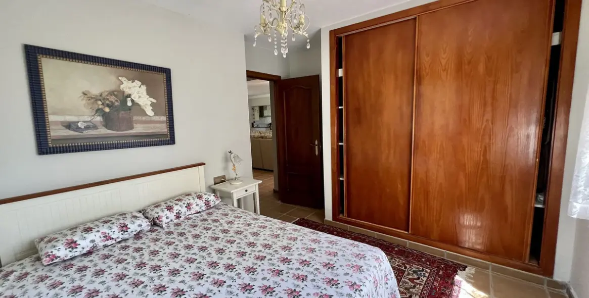 Sale of detached villa in Estepona 11