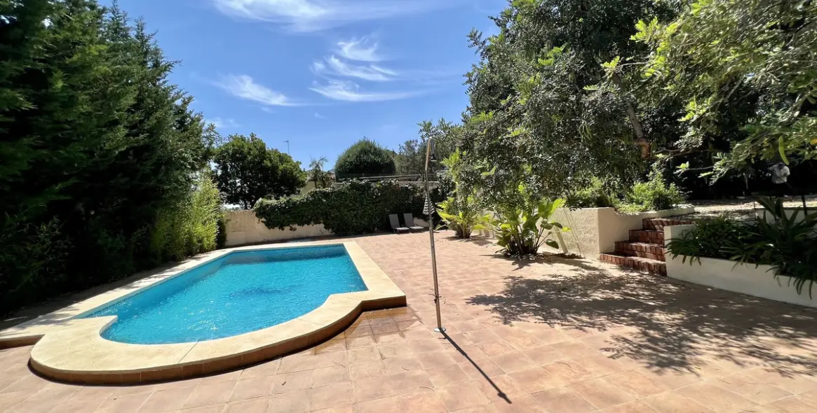 Sale of detached villa in Estepona 19