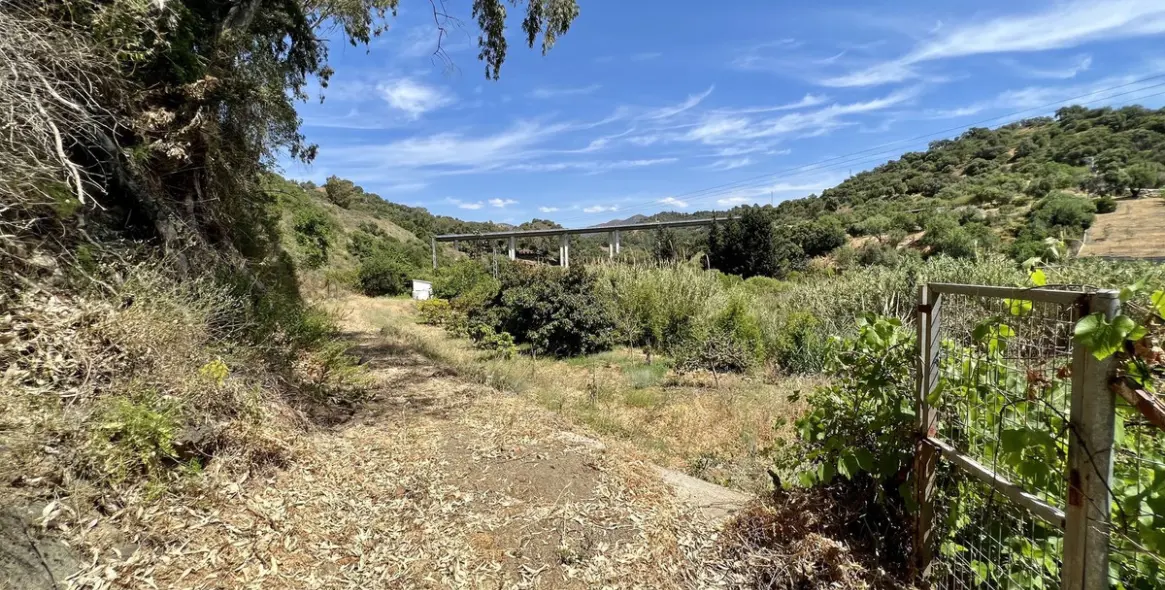 Продажа  отдельно стоящей виллы в Estepona 27