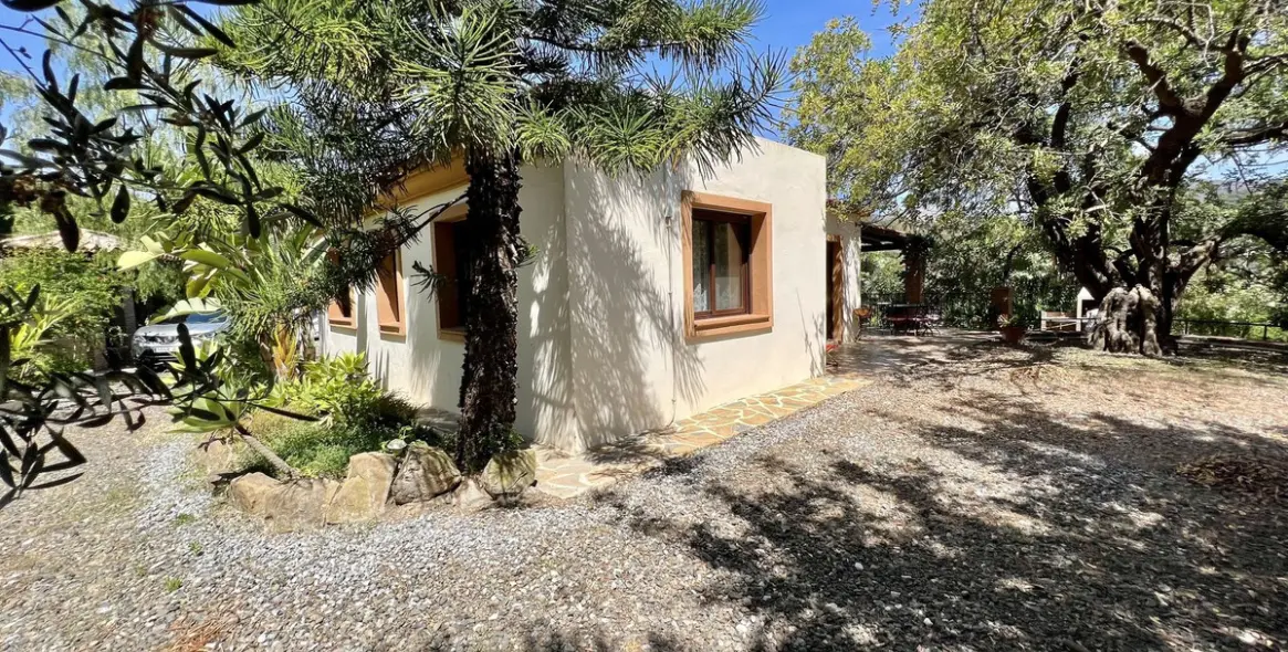 Продажа  отдельно стоящей виллы в Estepona 29