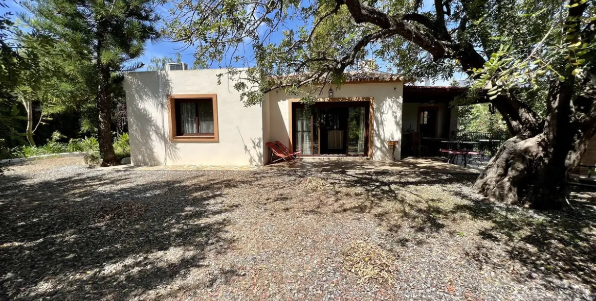 Продажа  отдельно стоящей виллы в Estepona 30