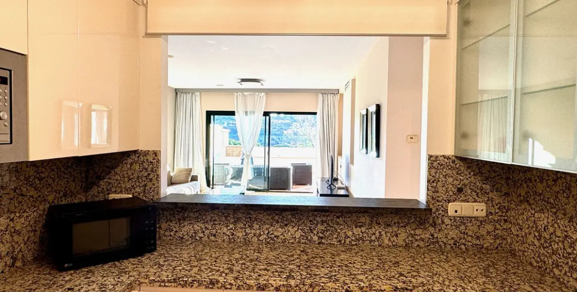 Продажа апартаментов на среднем этаже в Benahavís 11