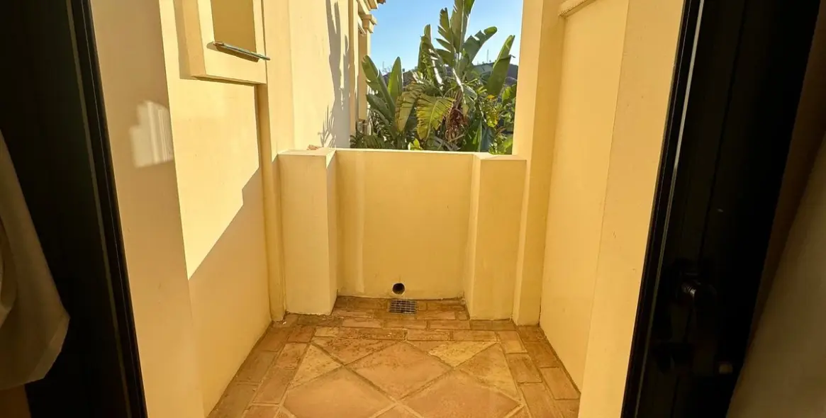 Продажа апартаментов на среднем этаже в Benahavís 18