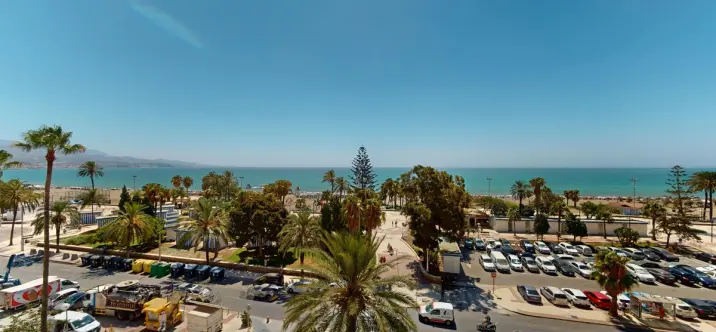 Sale of middle floor apartment in Torre del Mar 0