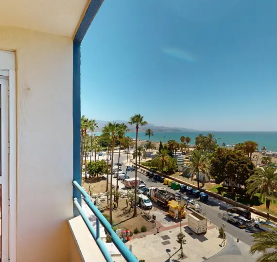 Sale of middle floor apartment in Torre del Mar