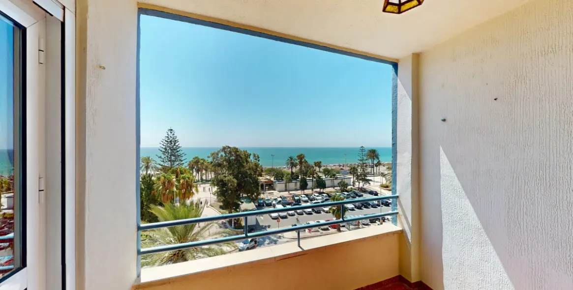 Sale of middle floor apartment in Torre del Mar 3