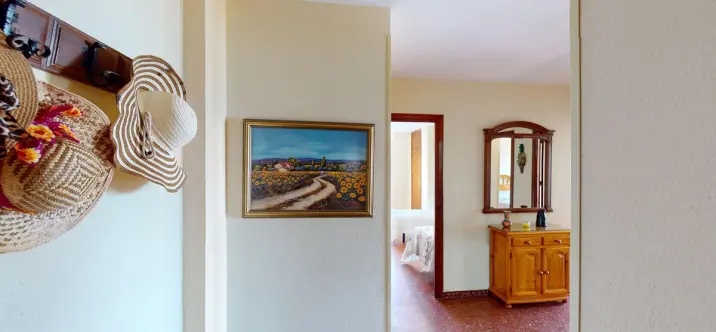 Sale of middle floor apartment in Torre del Mar 3