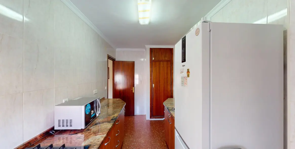 Sale of middle floor apartment in Torre del Mar 8