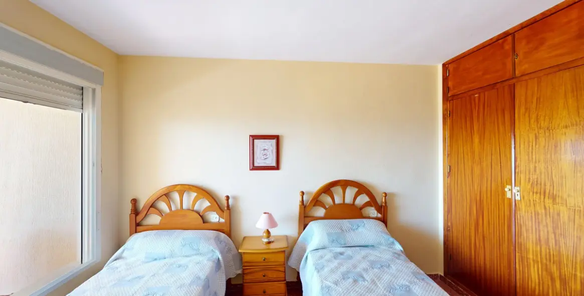 Sale of middle floor apartment in Torre del Mar 16