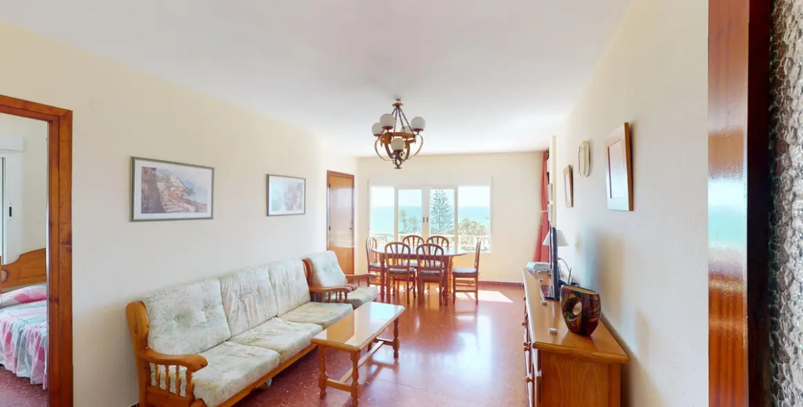 Sale of middle floor apartment in Torre del Mar 18