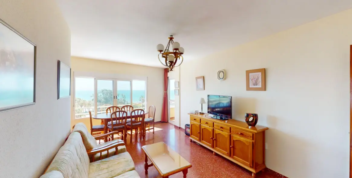 Sale of middle floor apartment in Torre del Mar 22
