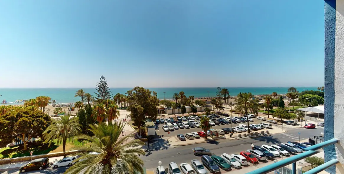 Sale of middle floor apartment in Torre del Mar 26