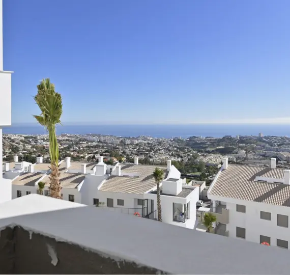 Продажа апартаментов на среднем этаже в Benalmadena