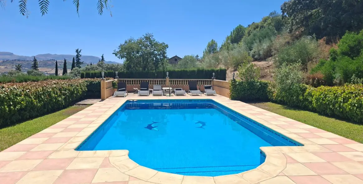 Sale of detached villa in Ronda 2