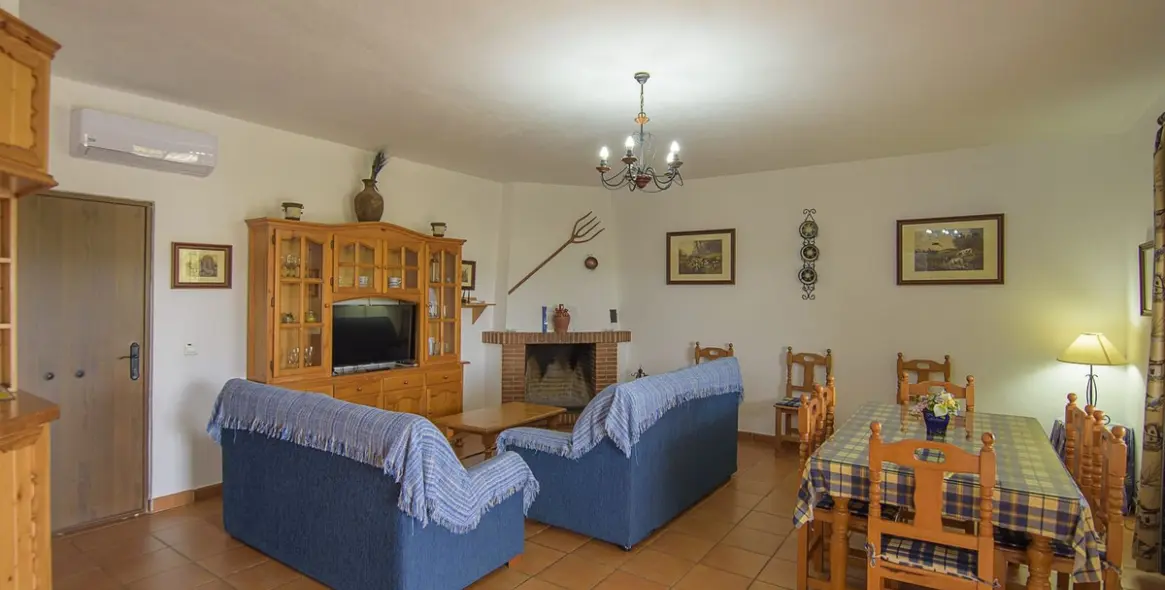 Sale of detached villa in Ronda 12