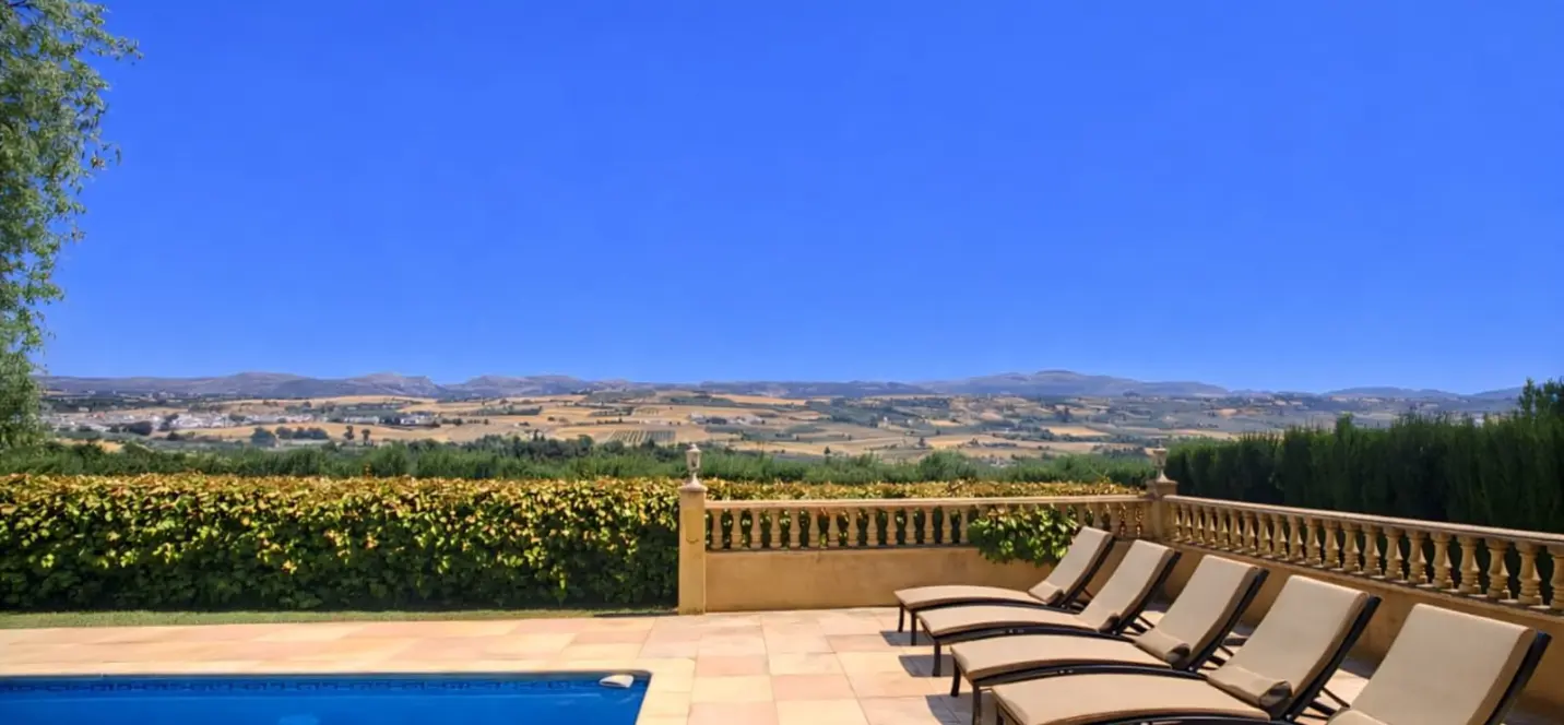 Sale of detached villa in Ronda 1