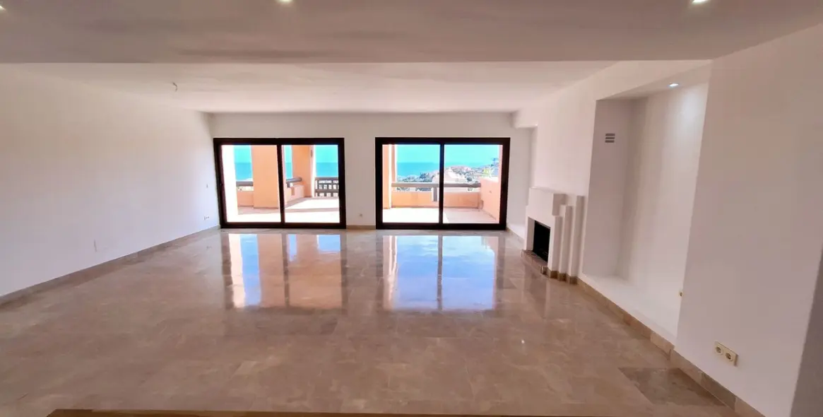 Продажа пентхауса в La Duquesa 4