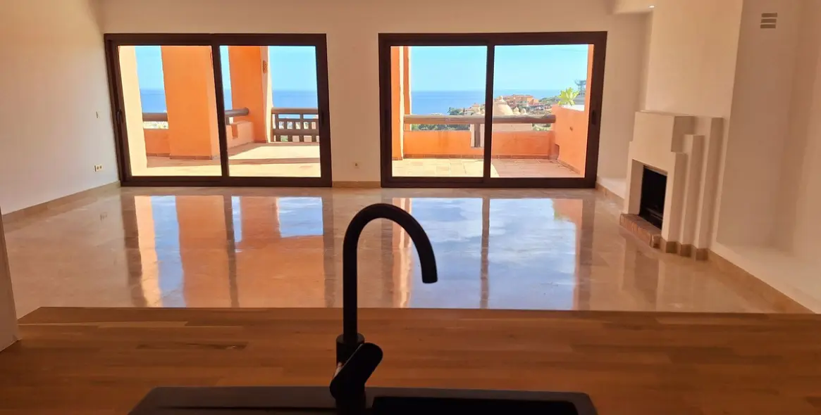 Продажа пентхауса в La Duquesa 17