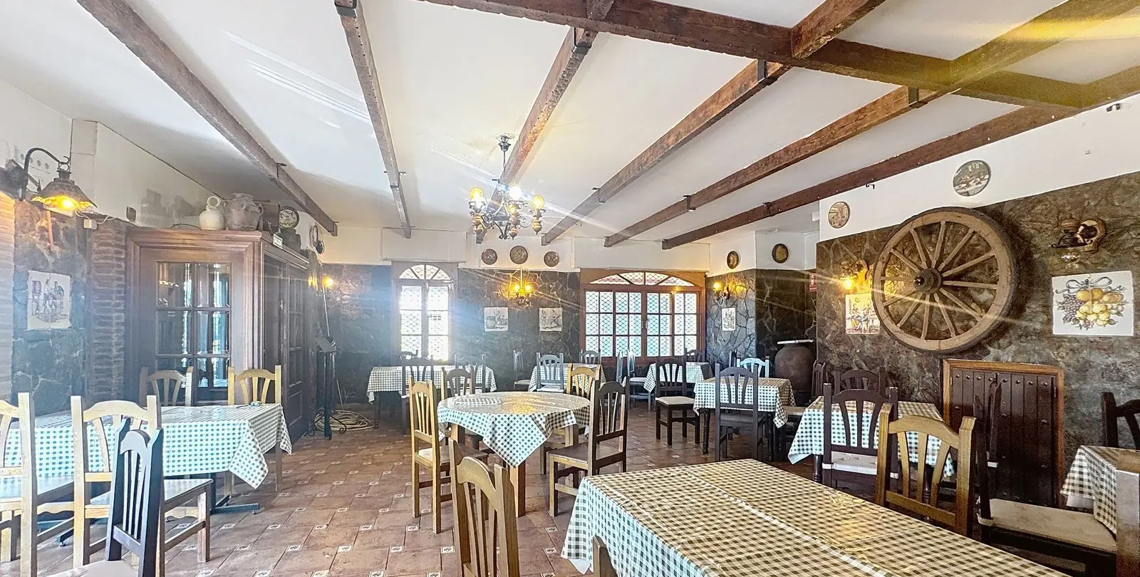 Sale of restaurant in Diana Park 16