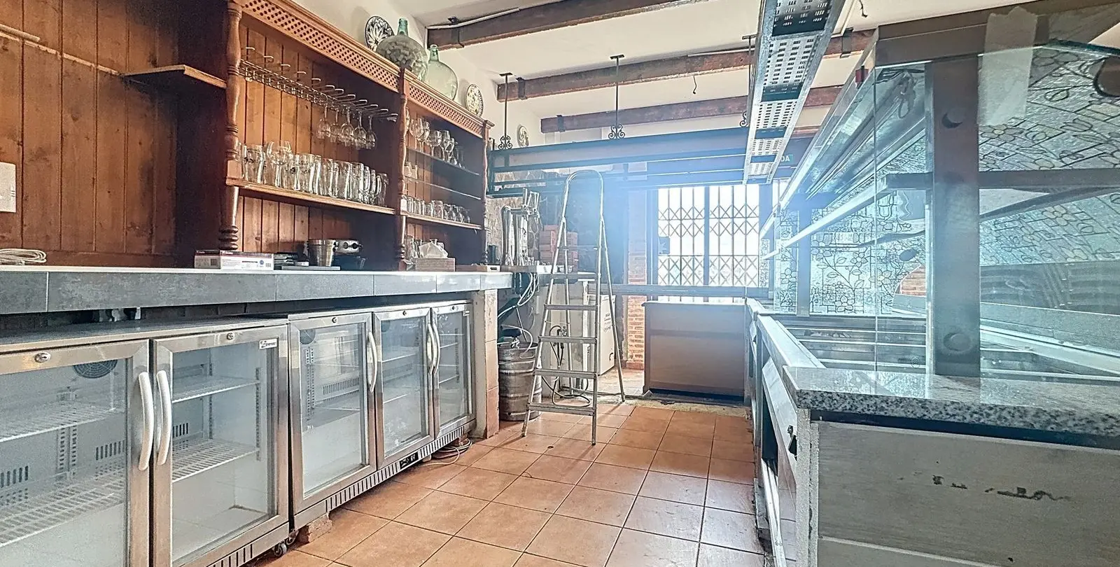 Sale of restaurant in Diana Park 20