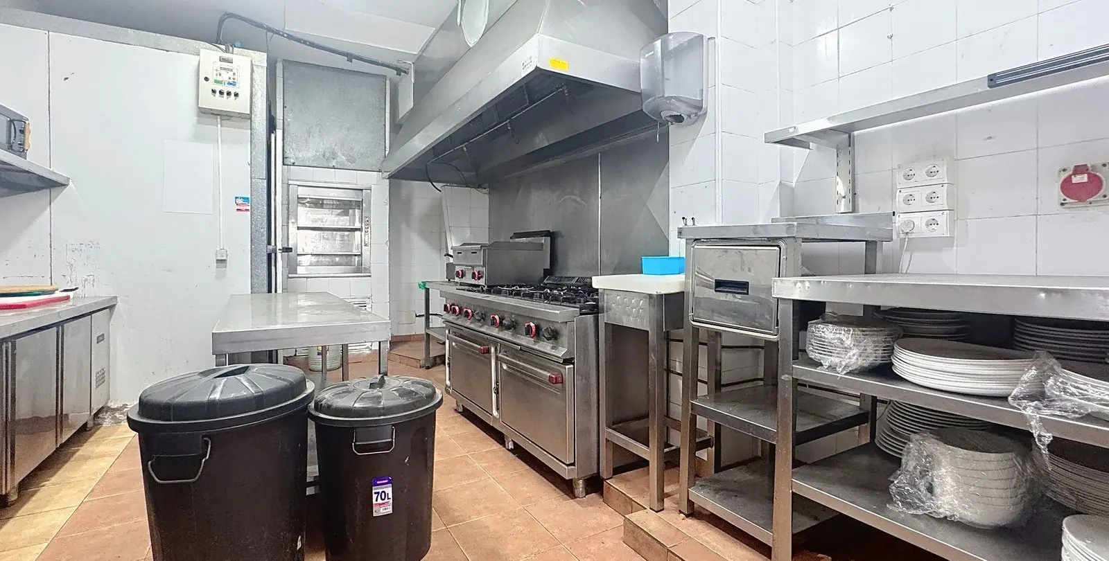 Sale of restaurant in Diana Park 22