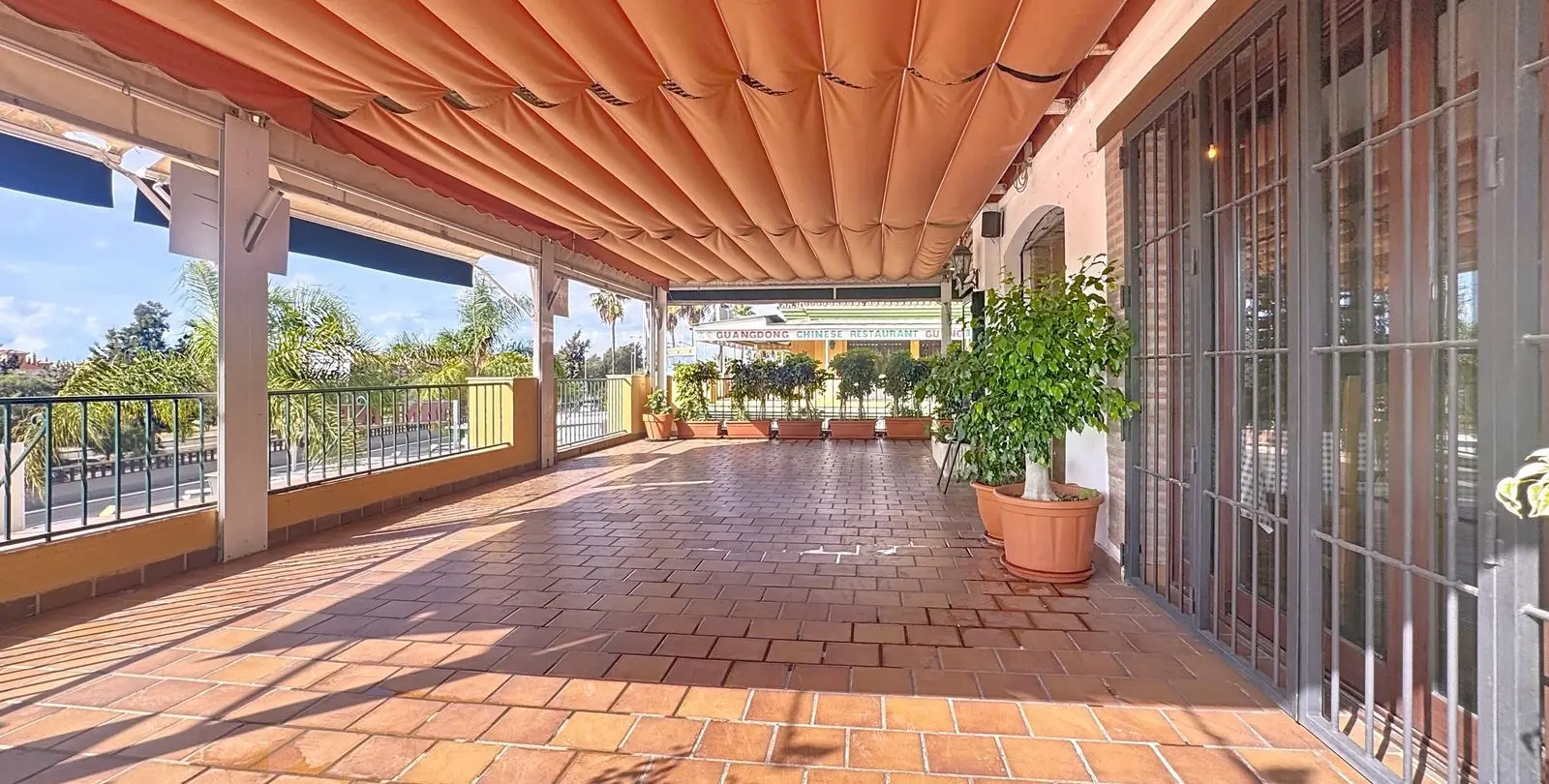 Sale of restaurant in Diana Park 23