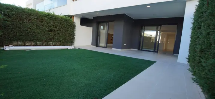 Sale of ground floor apartment in Bel Air 4