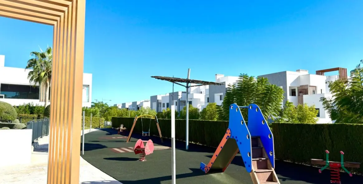 Sale of ground floor apartment in Bel Air 12