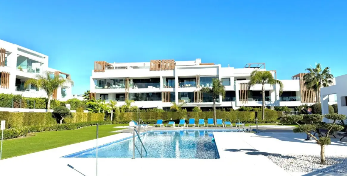 Sale of ground floor apartment in Bel Air 15