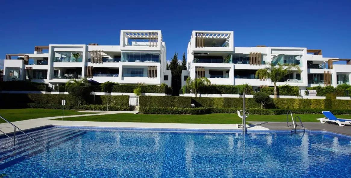 Sale of ground floor apartment in Bel Air 1