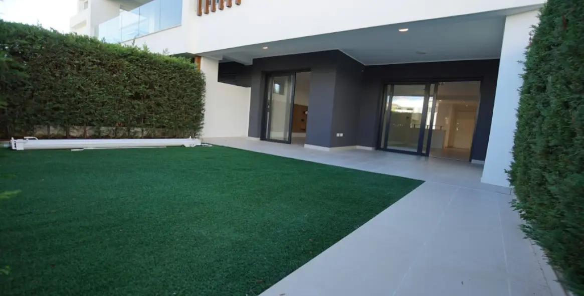 Sale of ground floor apartment in Bel Air 5