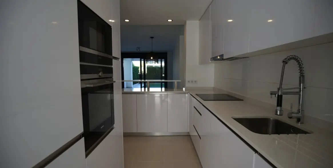 Sale of ground floor apartment in Bel Air 8