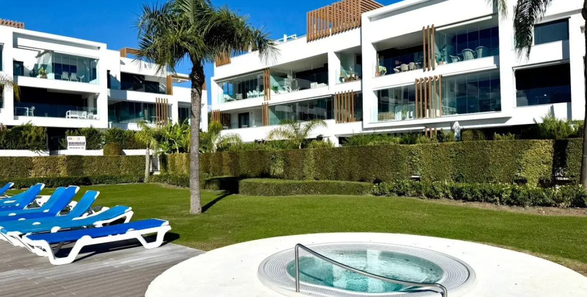 Sale of ground floor apartment in Bel Air 13